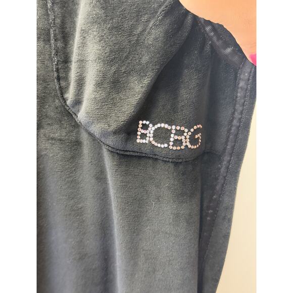 BCBG velour sweat pants w/ bling
Size L
Waist- 16
Inseam- 30
Rise- 10 - Picture 2 of 4